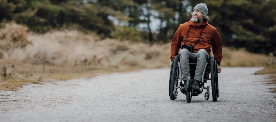 onderwijzen Verzakking zuiverheid Bever neemt kleding voor rolstoelgebruikers op in het assortiment -  Marketing Report